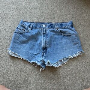 Levis Frayed Hem Women Shorts
